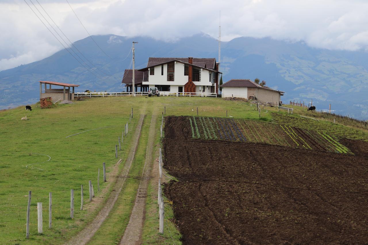 Hosteria Loma Larga Кайамбе Екстериор снимка